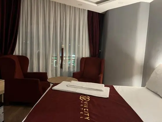 Standart Oda, Şehir Manzaralı