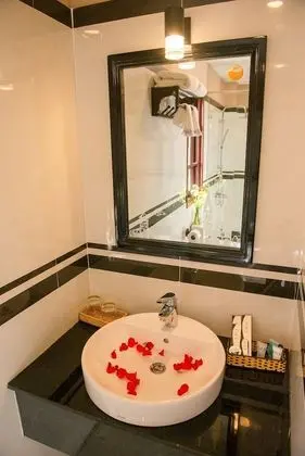 Superior Oda, Balkon, Kısmi Deniz Manzaralı