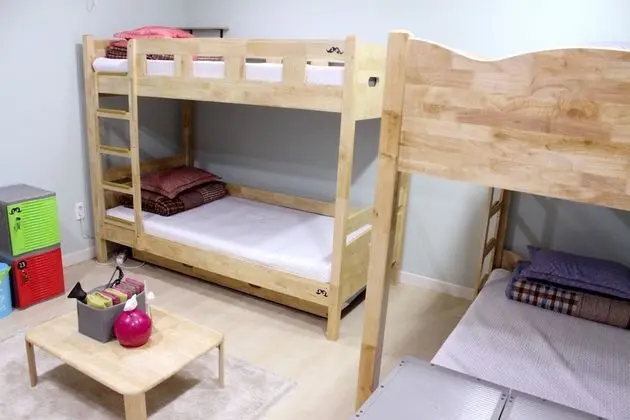Ortak Ranzalı Oda, Sadece kadınlar için (6-person)