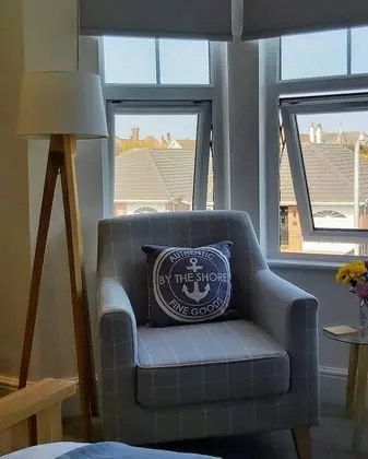 Deluxe Tek Büyük Yataklı Oda, Banyolu/Duşlu, Kısmi Deniz Manzaralı