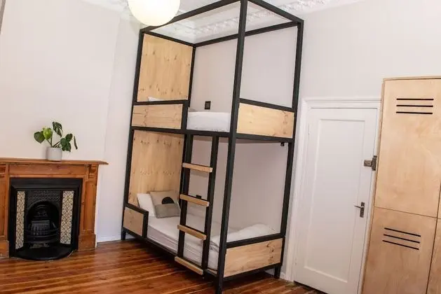 Standard Shared Dormitory, Men only, Shared Bathroom (6 Bed)