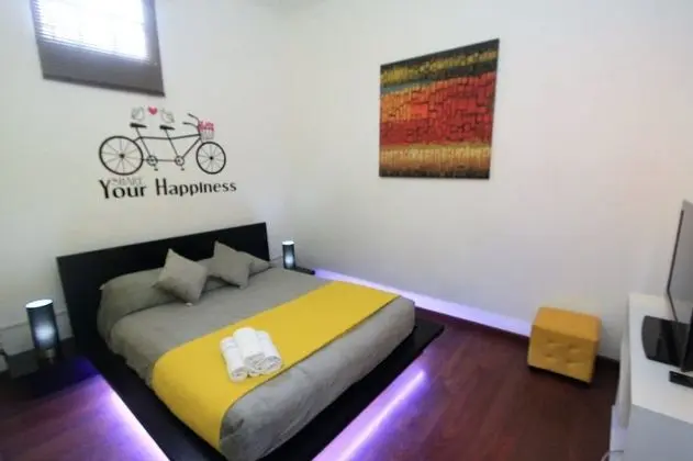 Double plus a single with Private Bathroom(HAB1)