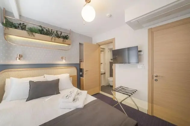 Standart Oda, Şehir Manzaralı