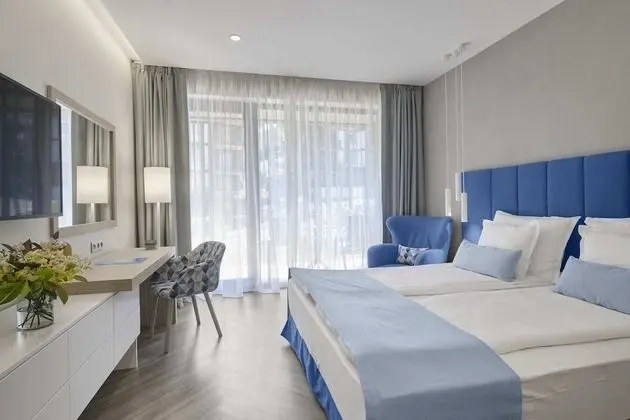 Connected Smart room with Park view