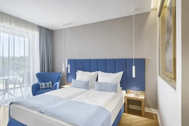 Connected Smart room with Park view