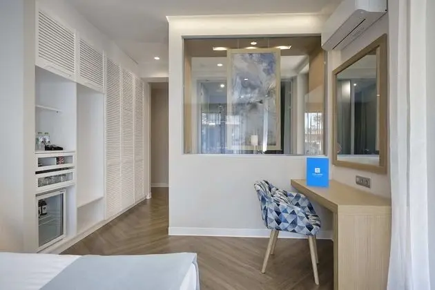 Family Smart room with Park view