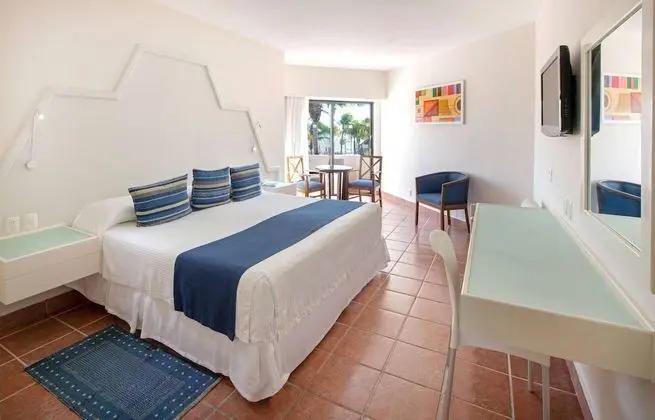 Superior Garden, 1 King Bed, Non-Smoking