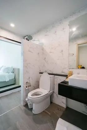 Deluxe Tek Büyük veya İki Ayrı Yataklı Oda, Havuz Manzaralı