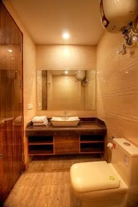 Deluxe Tek Büyük Yataklı Oda, 1 Çift Kişilik Yatak, Sigara İçilmez