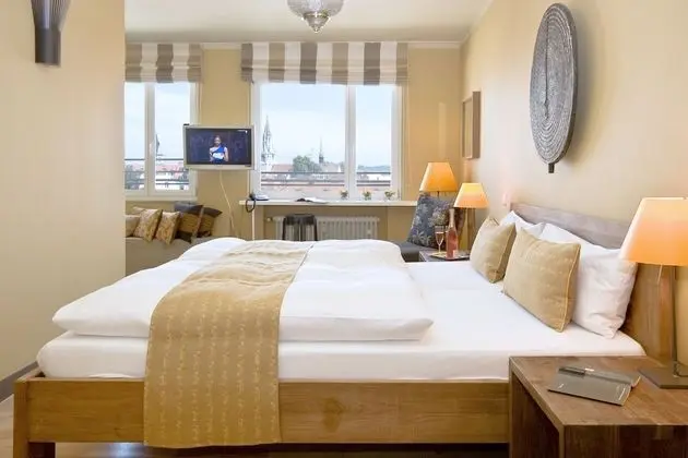 Tek Büyük Yataklı Oda (African Sunset)