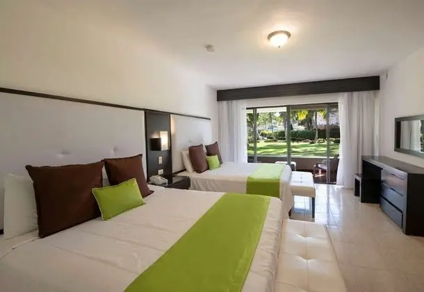 Superior Garden, 2 Queen Beds, Non-Smoking