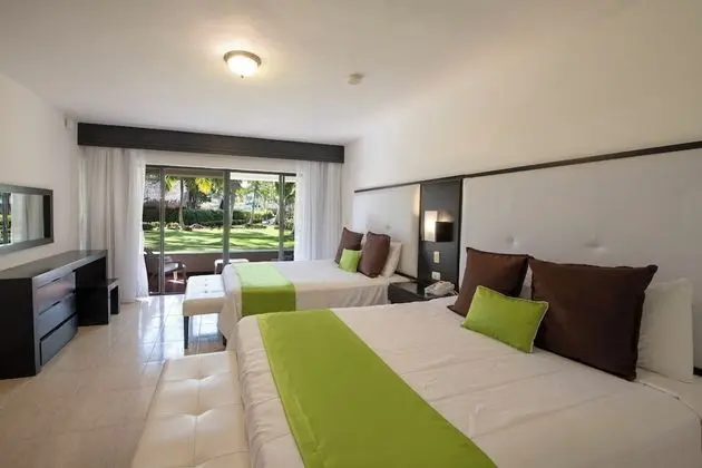 Superior Garden, 2 Queen Beds, Non-Smoking