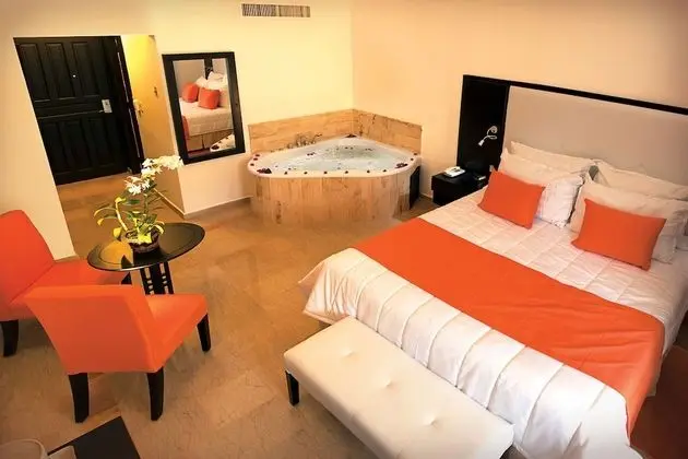 Couple Retreat  - 1 King Bed