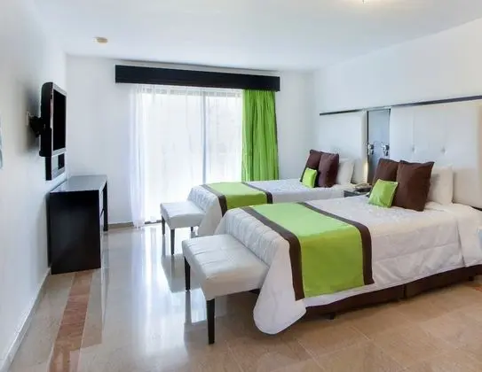Superior Sea Front, 2 Queen Beds, Non-Smoking