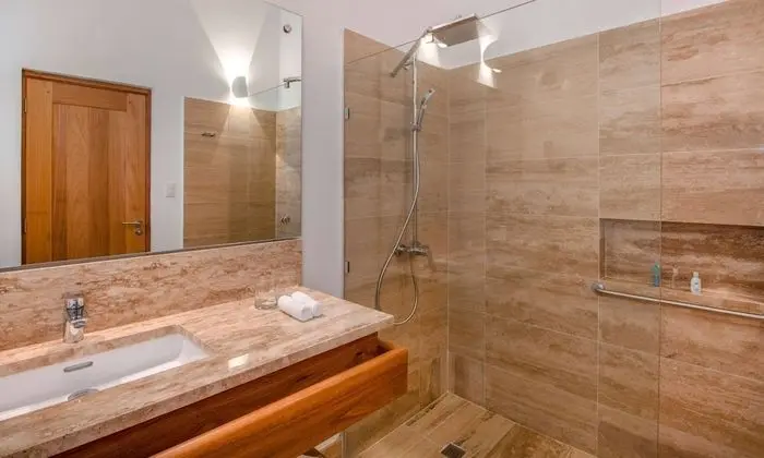 Oda, 1 En Büyük (King) Boy Yatak, Sigara İçilmez (V Rooms)