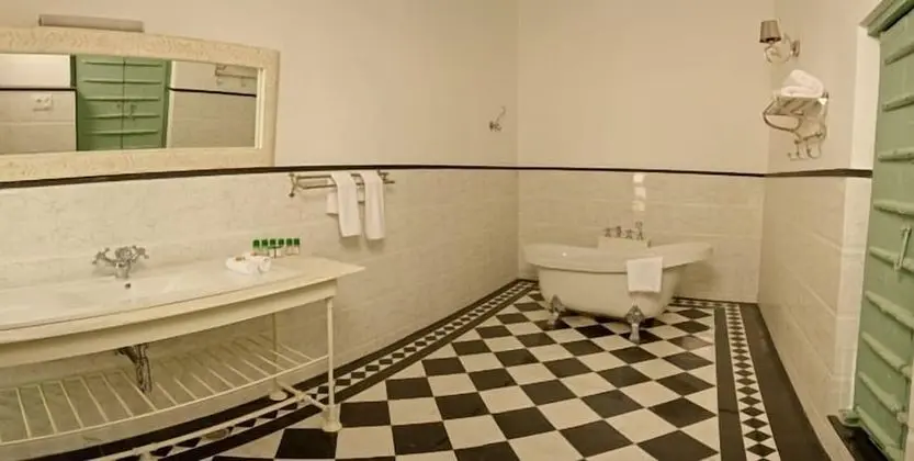 Luxury Double Room, 1 Bedroom, Non Smoking, Courtyard view