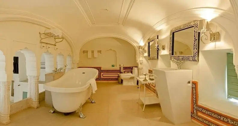 Royal Suite, 1 King Bed, Non Smoking, Courtyard view
