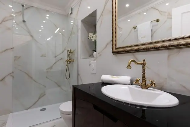 Tek Büyük Yataklı Oda (Comfort Double Room)