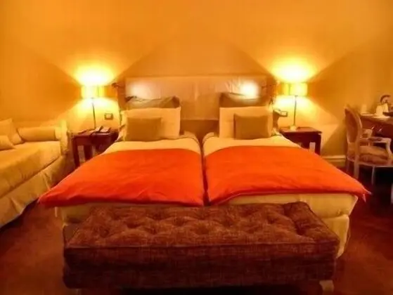 Classic Tek Büyük Yataklı Oda