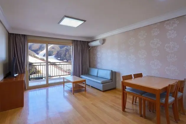 Sonobell Tower D Suite (Ondol, Double or Twin Bed Randomly Assigned)