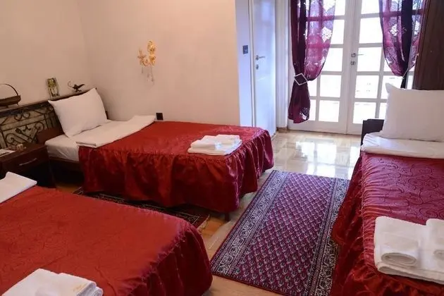 Üç Kişilik Oda
