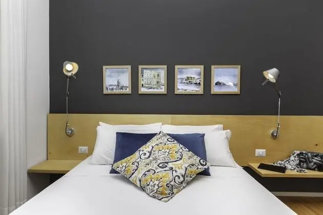 Deluxe Tek Büyük Yataklı Oda, 1 Büyük (Queen) Boy Yatak, Sigara İçilmez, Avlu Manzaralı