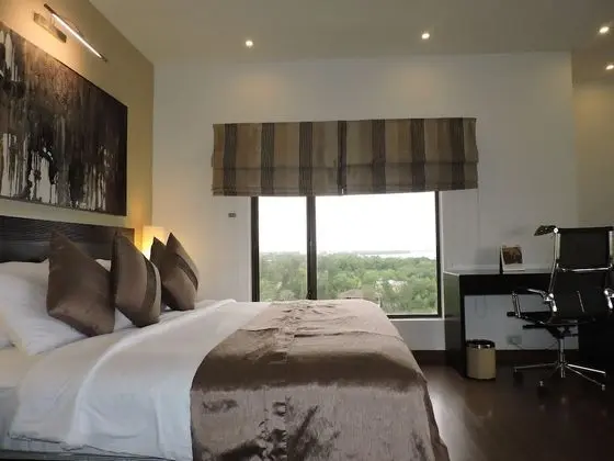 Executive Suite Room with Airport Pick up and Drop off including 15% off on F&B & Spa