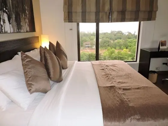 Executive Suite Room with Airport Pick up and Drop off including 15% off on F&B & Spa