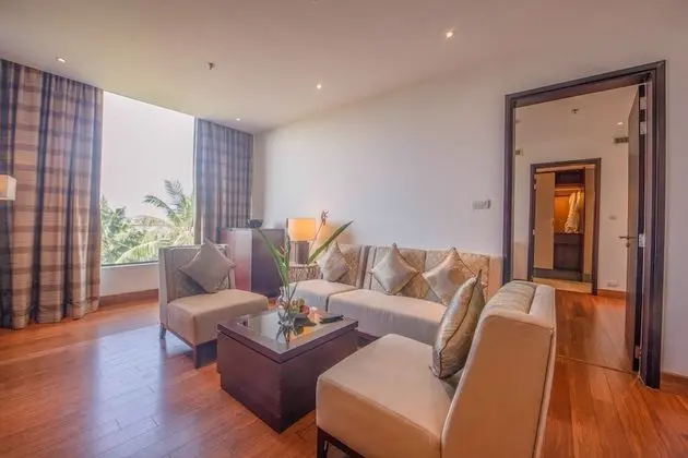 Executive Suite Room with Airport Pick up and Drop off including 15% off on F&B & Spa