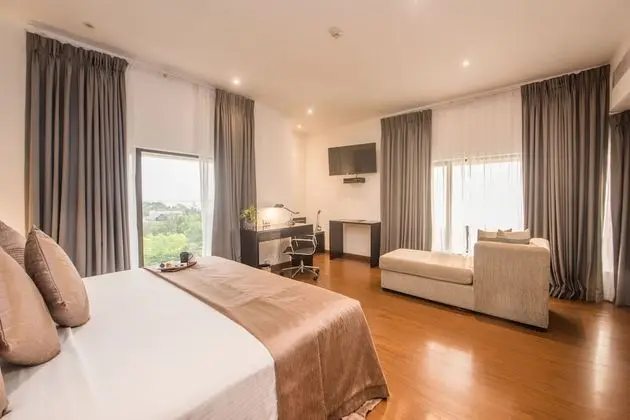 Executive Suite Room with Airport Pick up and Drop off including 15% off on F&B & Spa