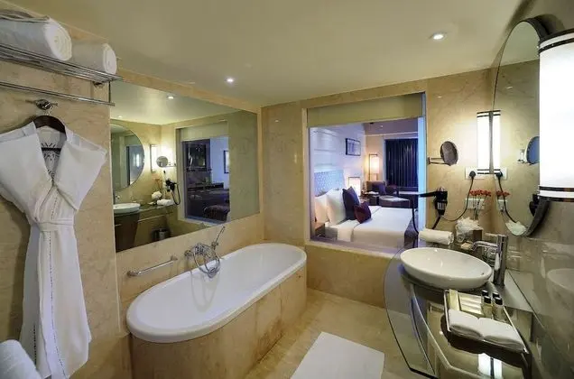 Superior Room City View Queen Bed