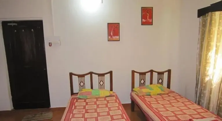 Basic Tek Büyük Yataklı Oda, 1 Çift Kişilik Yatak, Sigara İçilebilir