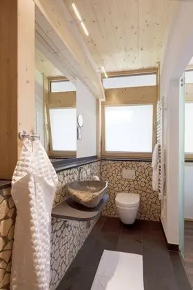 Design Tek Büyük Yataklı Oda, Bahçeli