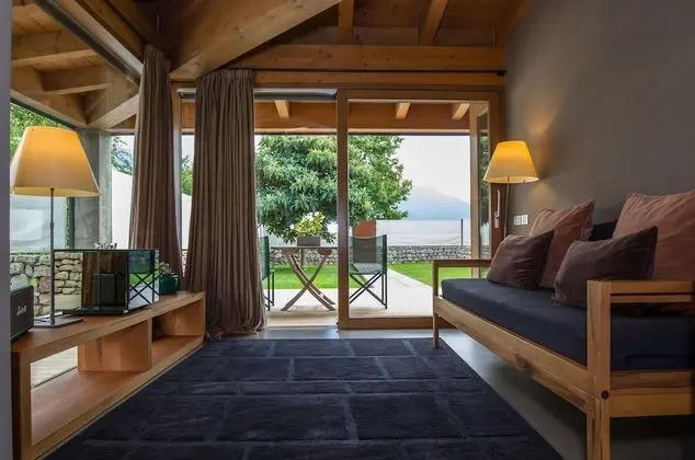 Superior Süit, Köşe (4)