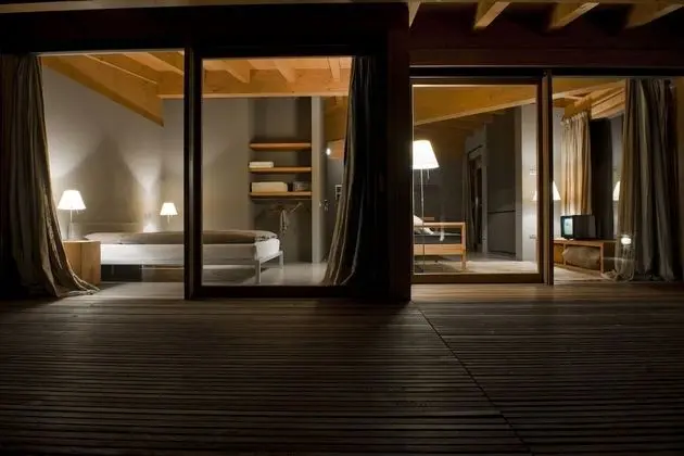 Superior Süit, Köşe (4)