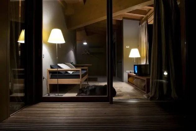 Superior Süit, Köşe (4)