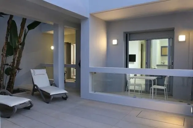 Double Ground with Sea View