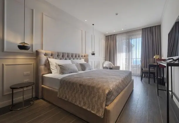 Tek Büyük Yataklı Oda, Balkon