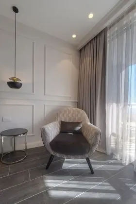 Tek Büyük Yataklı Oda, Balkon