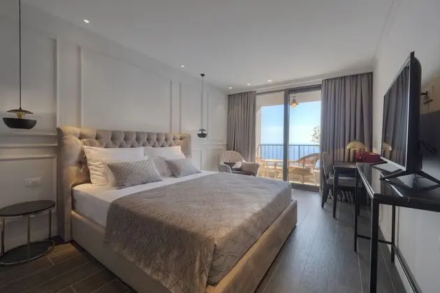 Tek Büyük Yataklı Oda, Balkon