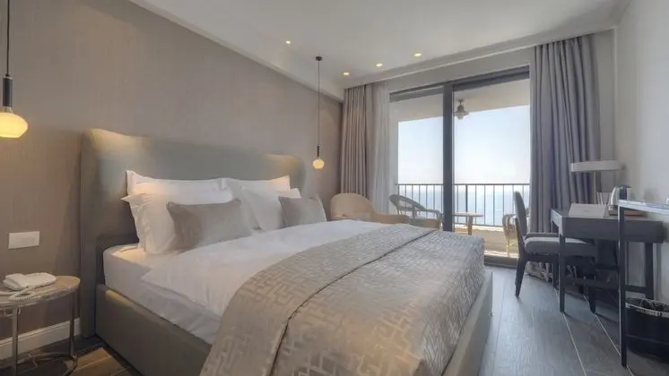 Tek Büyük Yataklı Oda, Balkon, Deniz Manzaralı