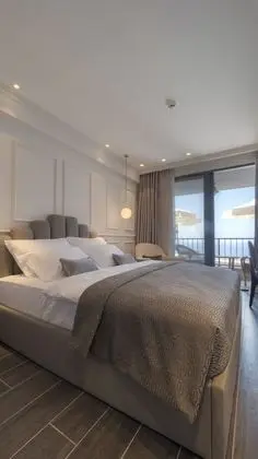 Tek Büyük Yataklı Oda, Balkon, Deniz Manzaralı