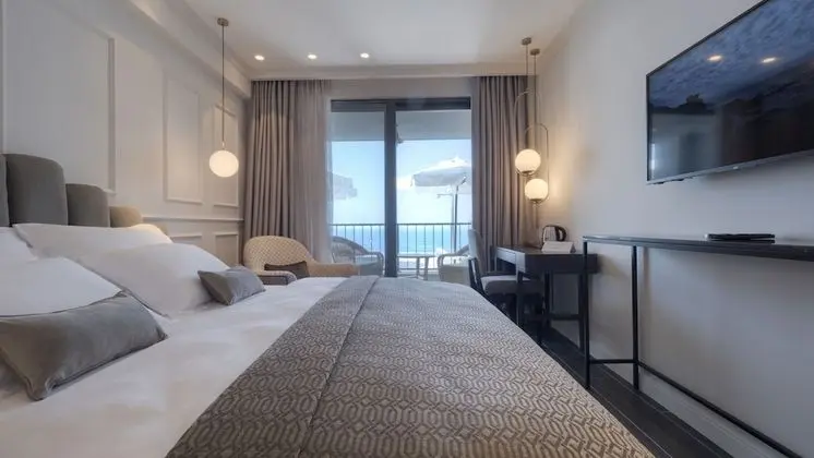 Tek Büyük Yataklı Oda, Balkon, Deniz Manzaralı