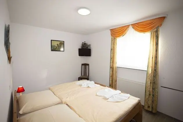 Deluxe Apart Daire, Özel Banyo, Avlu Manzaralı (mit Balkon 2)