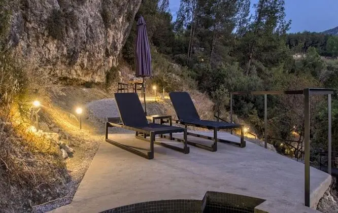 Suit With Jacuzzi