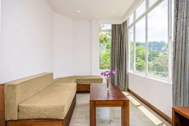 PREMIUM DELUXE ROOM