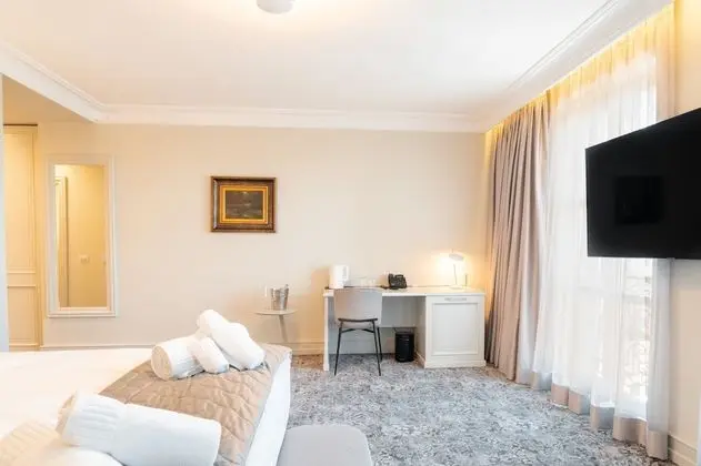 Deluxe Tek Büyük Yataklı Oda