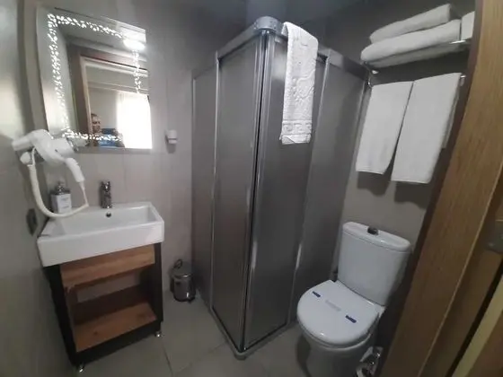Standard Tek Büyük veya İki Ayrı Yataklı Oda