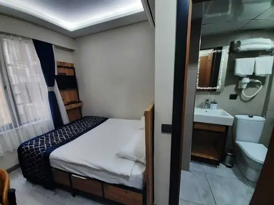 Standard Tek Büyük veya İki Ayrı Yataklı Oda