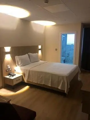 Deluxe Oda, Bahçe veya Sokak Manzaralı, Balkonlu